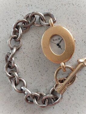 Vintage 1995 Maximal Art John Wind Womens Watch Antiqued Gold Silver Chain Arrow